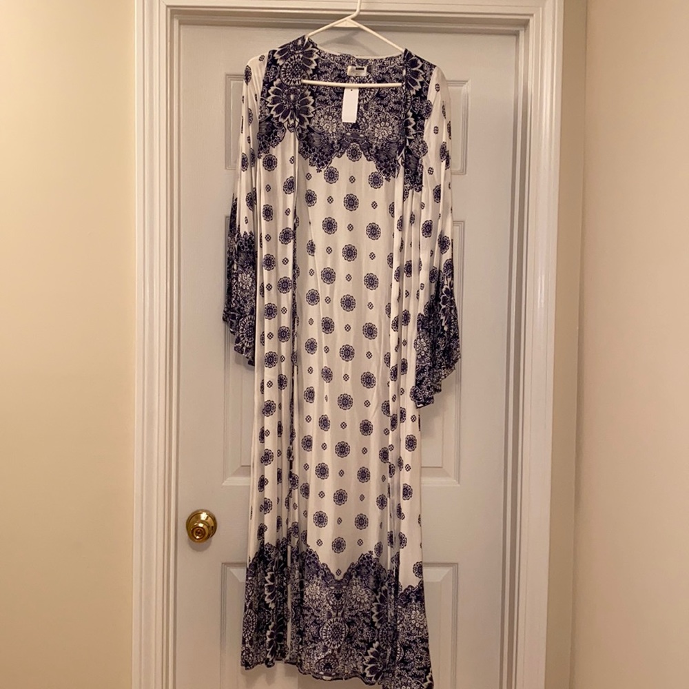 Blue and white kimono